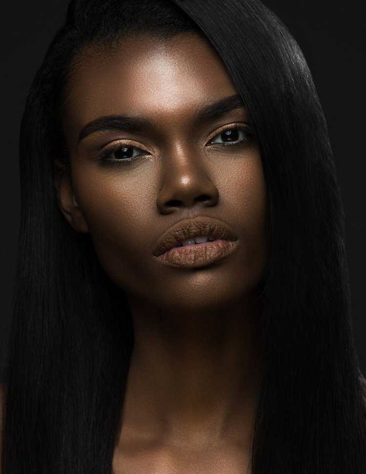 Пегги Даниэль темнокожая модель