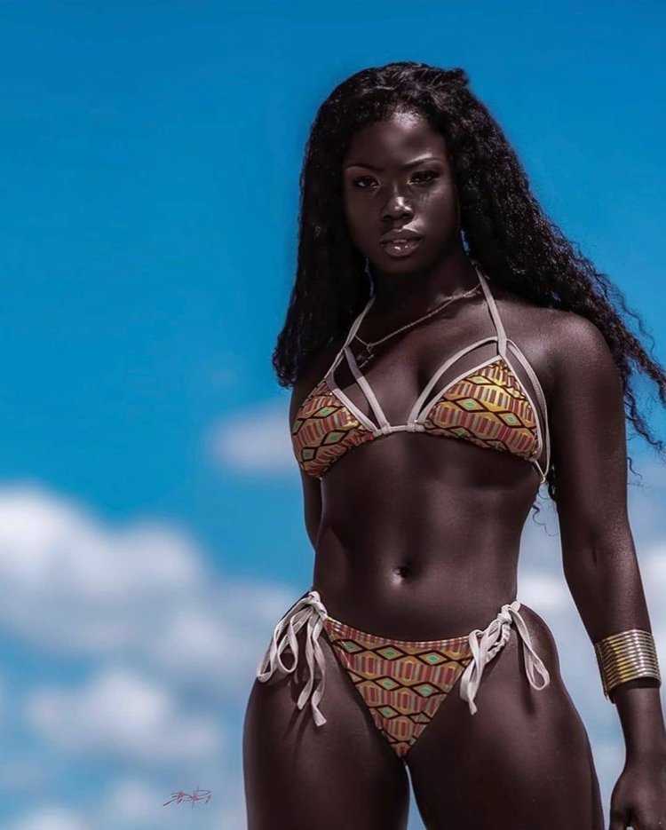 Faye Miah - азиатская модель