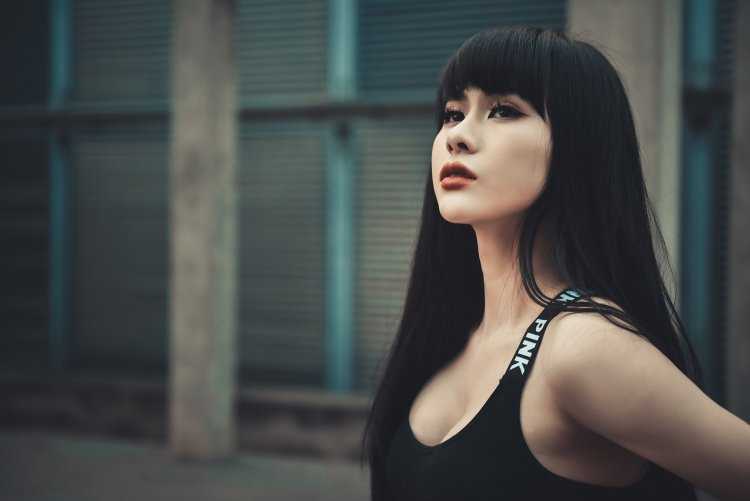 Азиатки с черными волосами