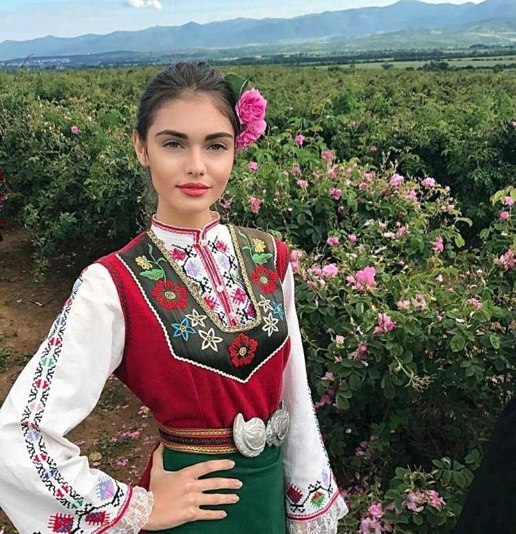 Молдаванка в национальном костюме