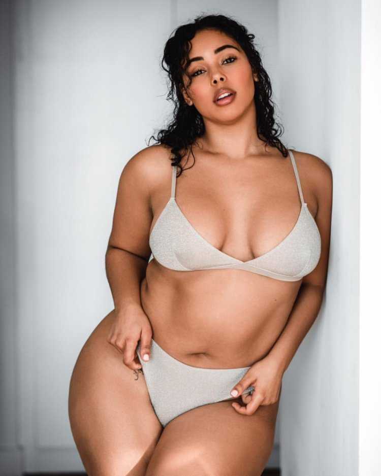 Алисия Кастро плюс сайз