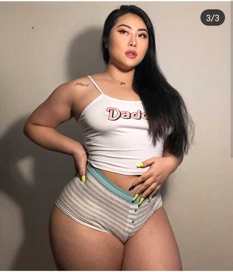 Красивые азиатки в леггинсах