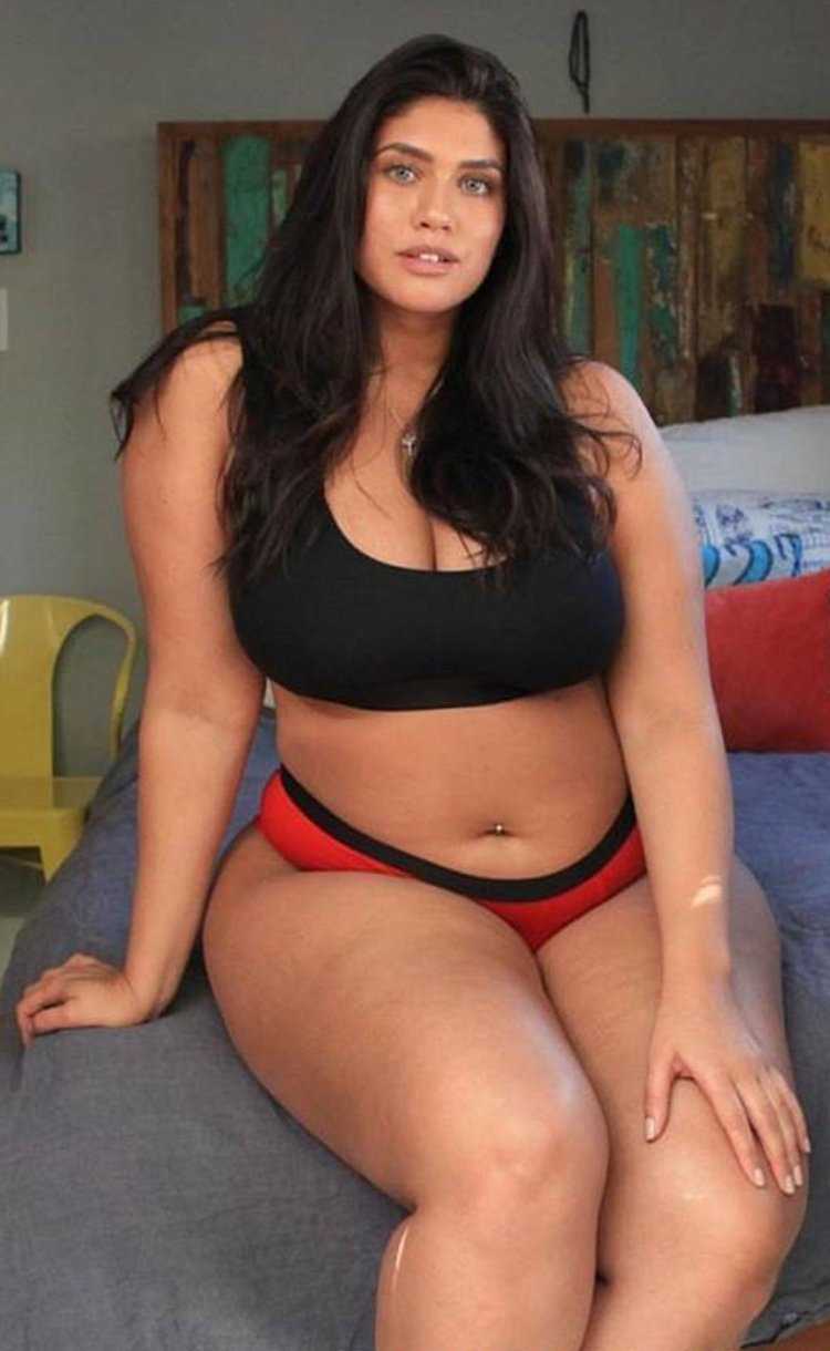 Модель Plus-Size Диана Сирокай