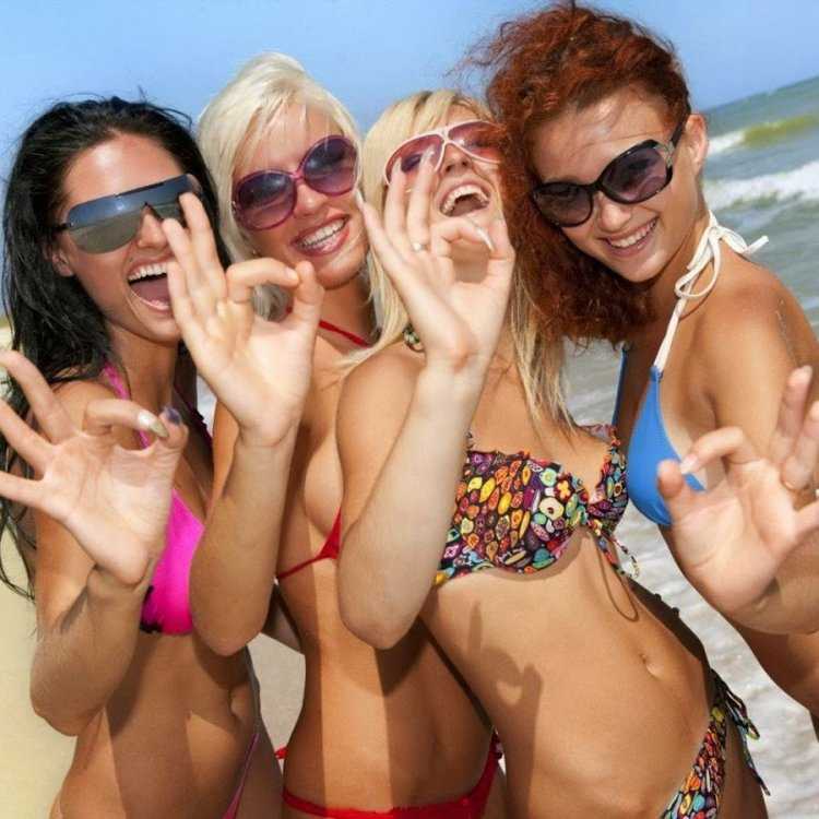 Молодежь на пляже