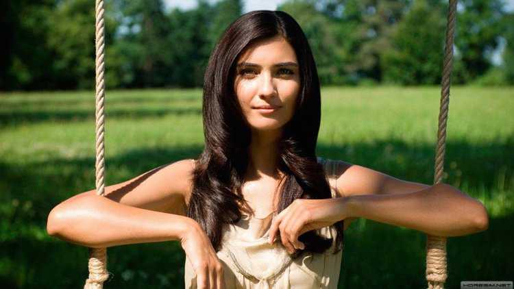 Туба Буйукустун фото