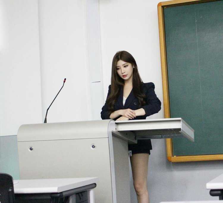 Пак хён со учительница