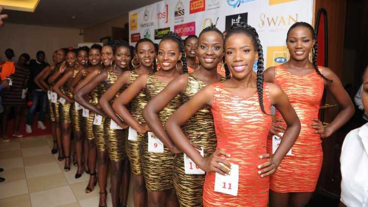 Африканские красавицы в купальниках