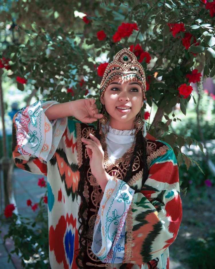 Узбекская девушка мода