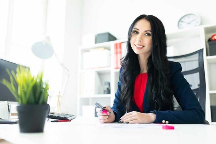 Офисные девушки