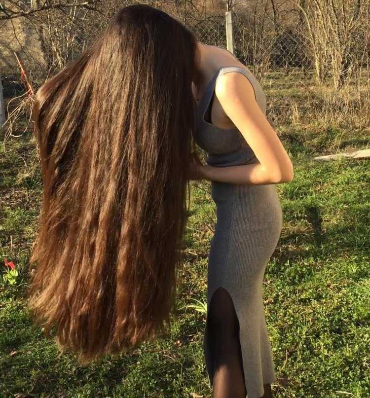 Красивые длинные волосы до ягодиц