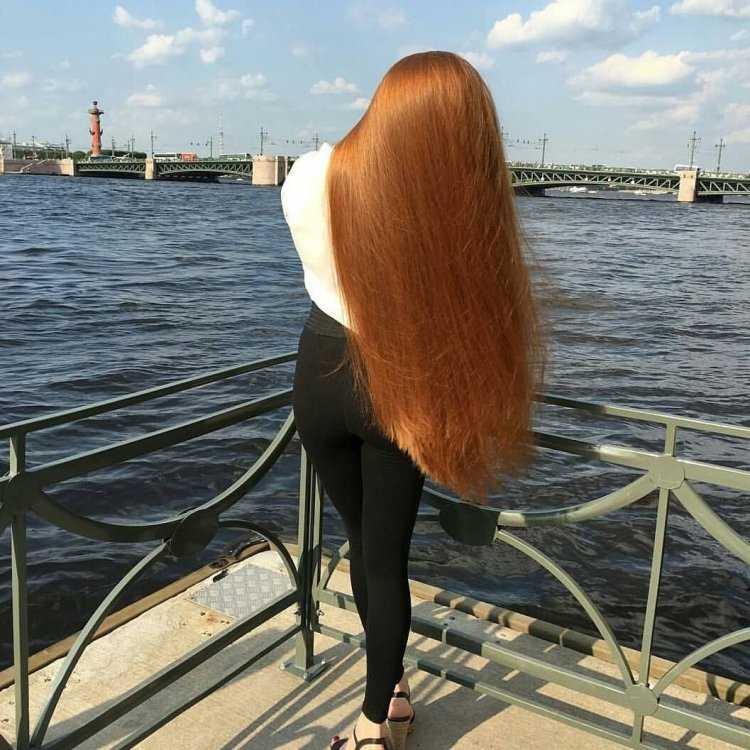 Рыжие волосы до талии