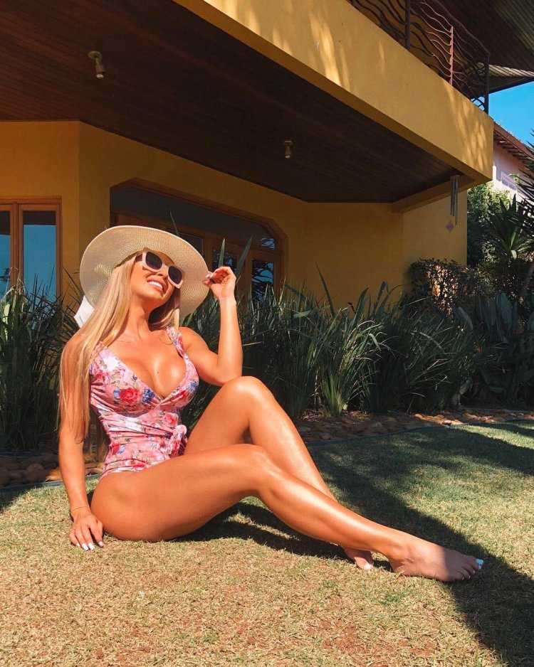 Модель Aline Bernardes