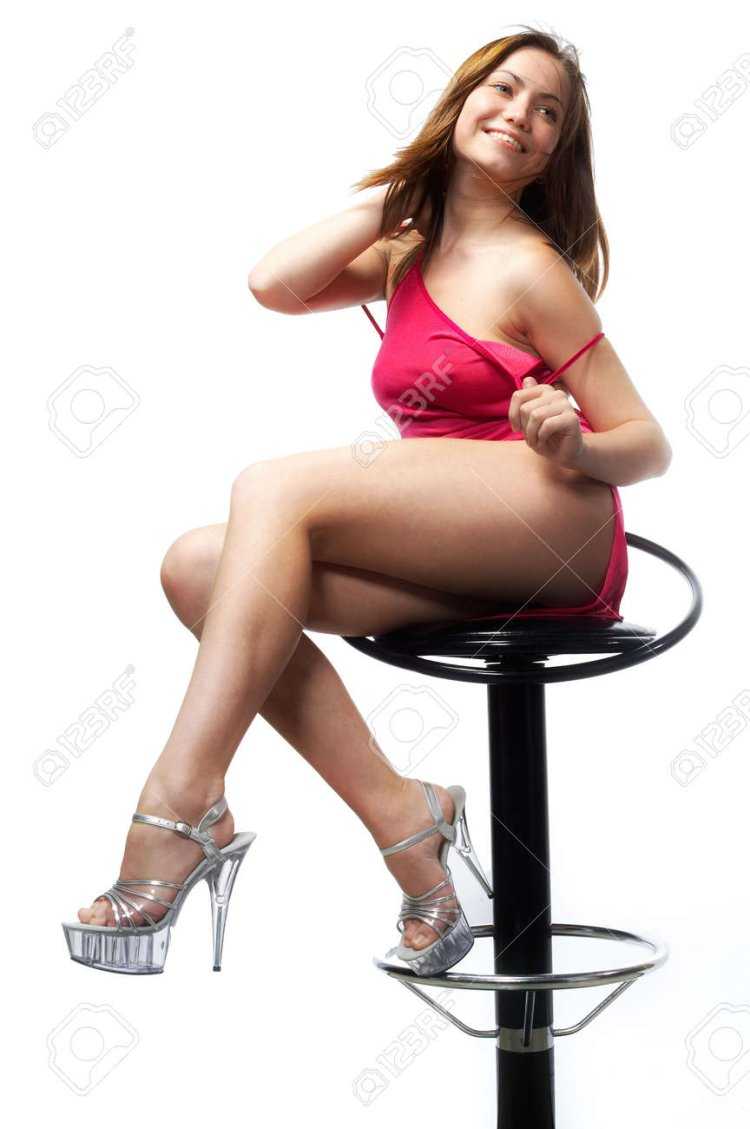 На барном стуле