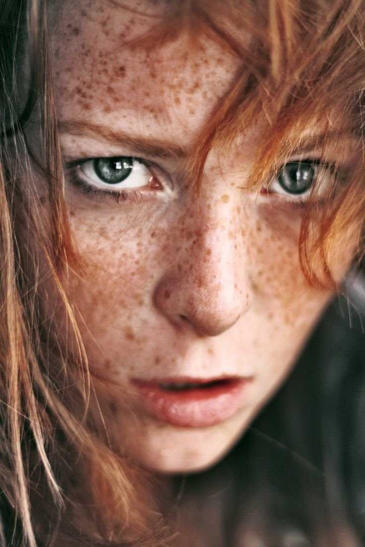 Гвинет Пэлтроу рыжая с веснушками