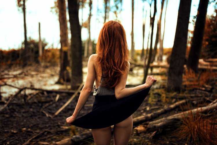 Девушка сзади