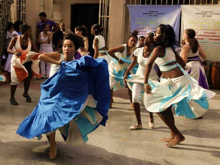 Румба гуагуанко кубинцы танцуют