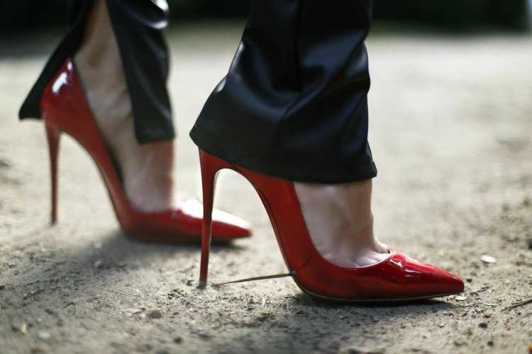 Красные туфли лодочки