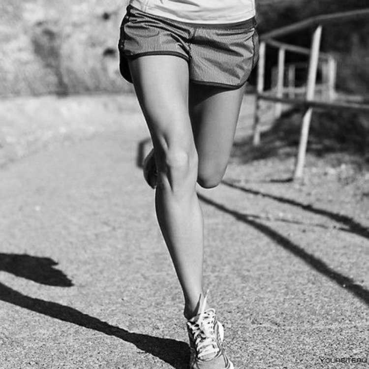 Красивые спортивные ножки