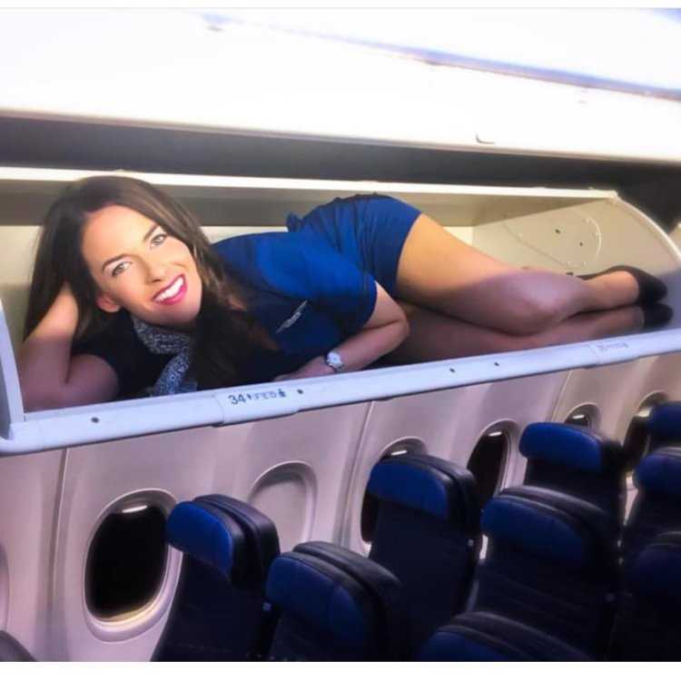 Девушки белье и самолеты