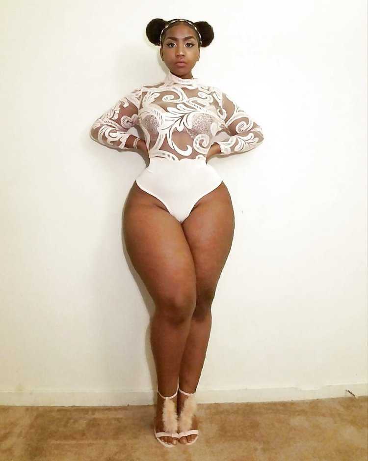 Широкие бедра селфи