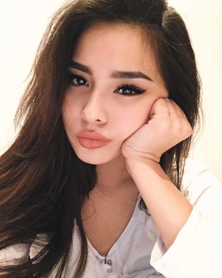 Долли Кастро