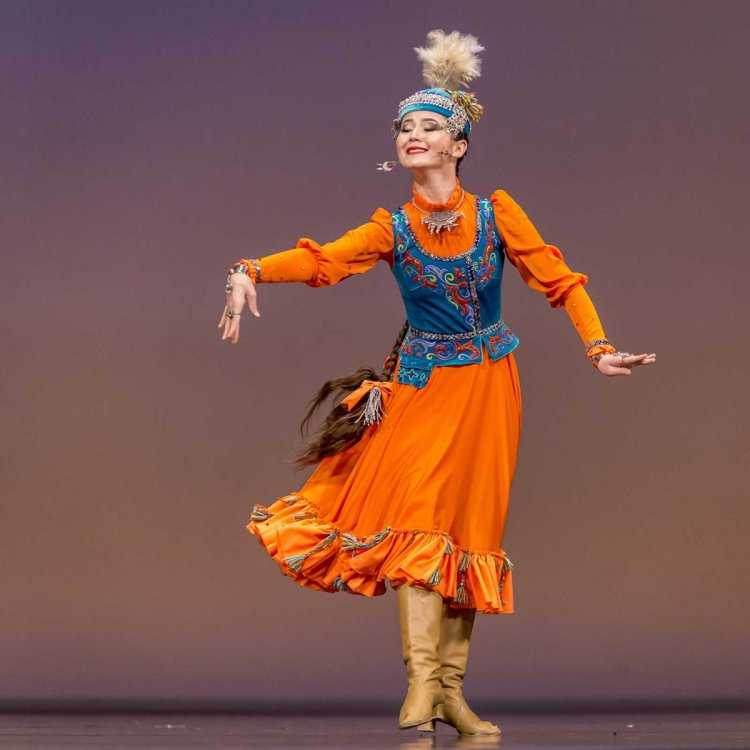 Казахские танцовщицы