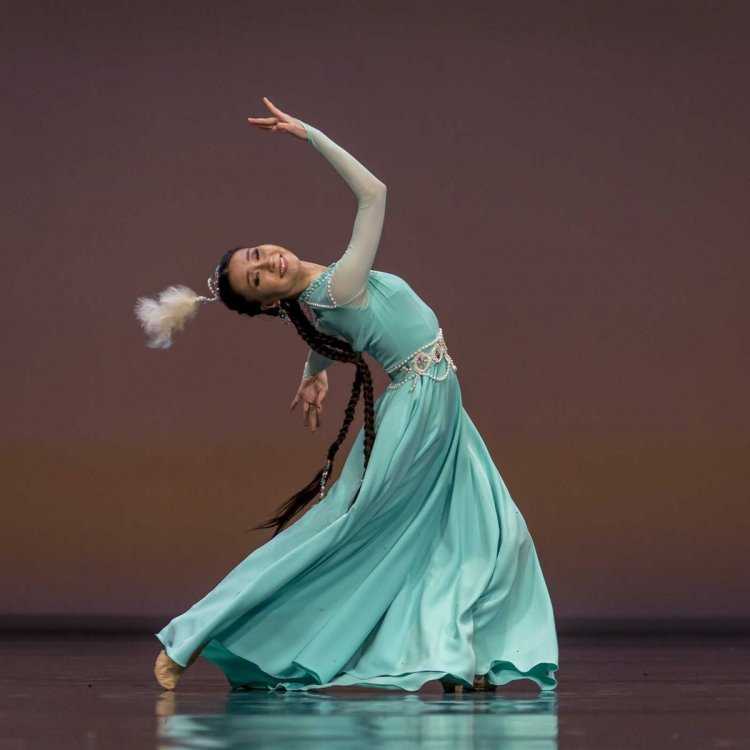 Танцовщица Казахстан Национальная