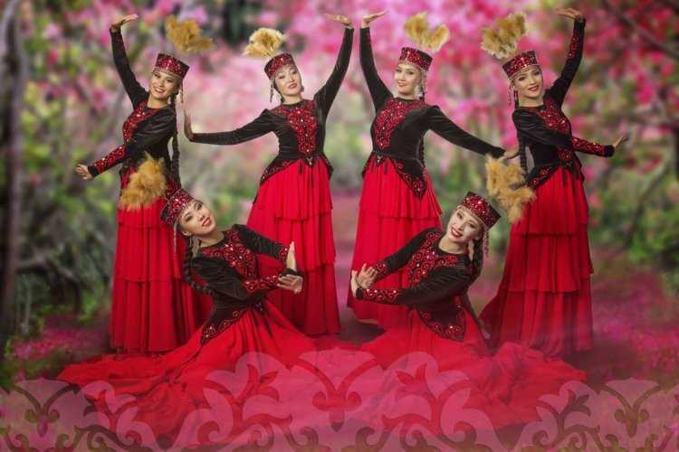 Казахские костюмы ансамбля танцы