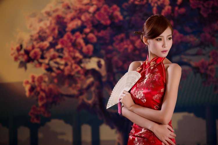 Красивые китаянки в ципао