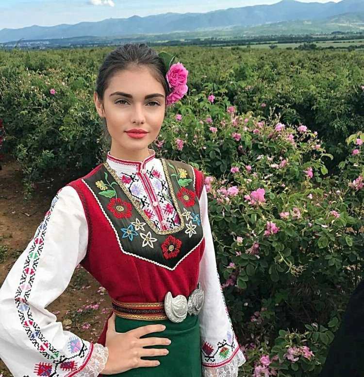 Рукавицы молдавский костюм