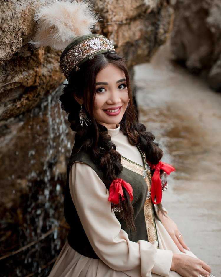 Казахская Национальная одежда саукеле