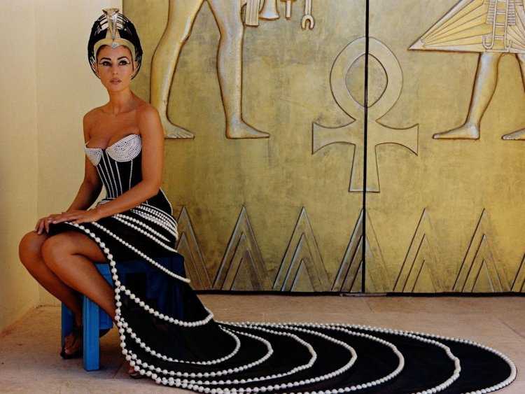 Моника Беллуччи Астерикс и Обеликс миссия Клеопатра