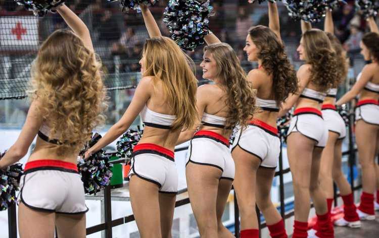 Группа поддержки хк Авангард черри