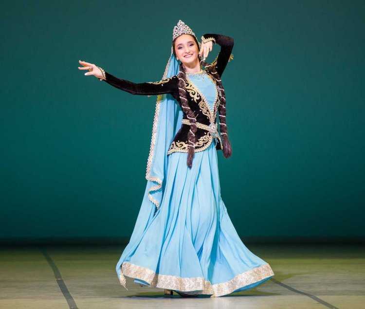 Казахский костюм для танца