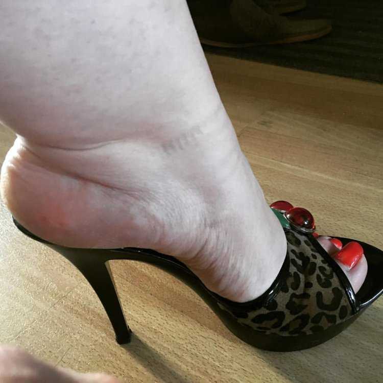 Красивые полноватые ноги