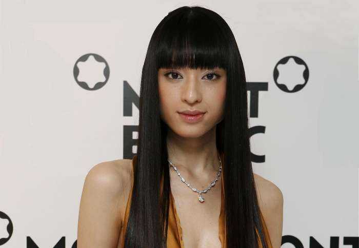 Тиаки Курияма на фото