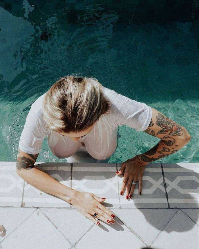 Фото с забавными девушками