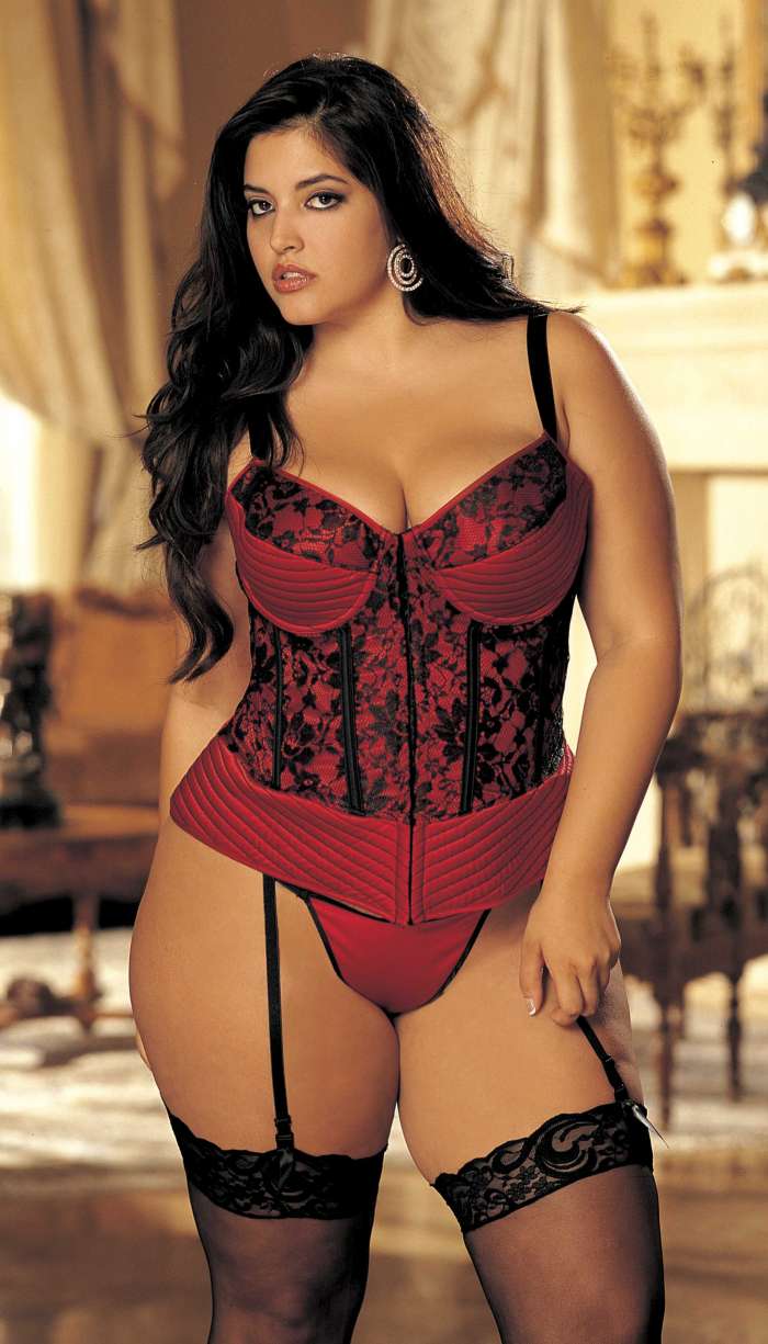 Пышные девушки в чулках на фото