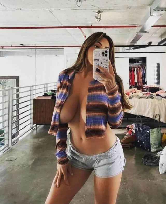 Грудастые девчонки на фото