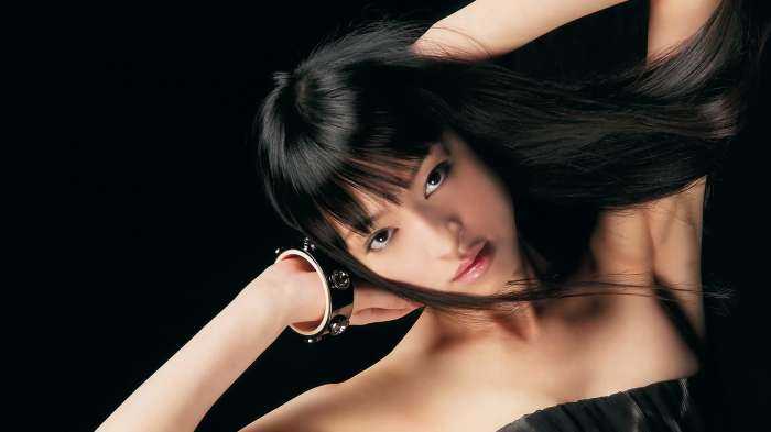 Тиаки Курияма на фото