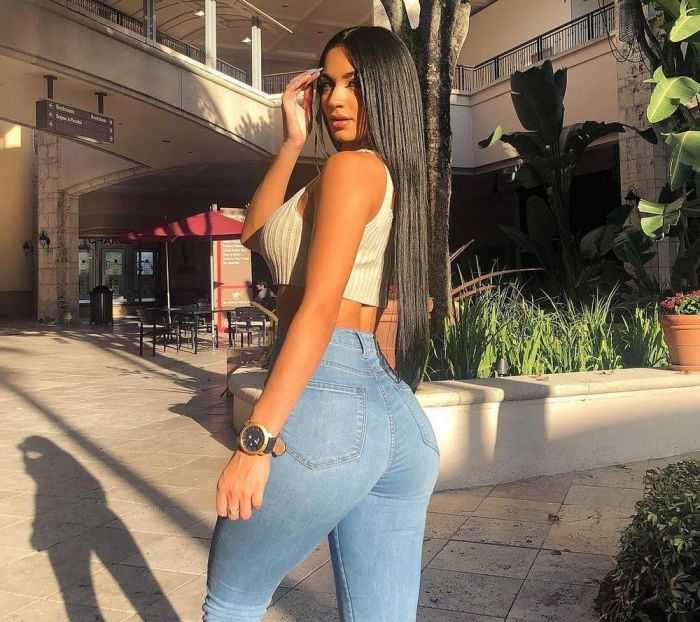 Сексуальные бомбы в тугих джинсах и шортах