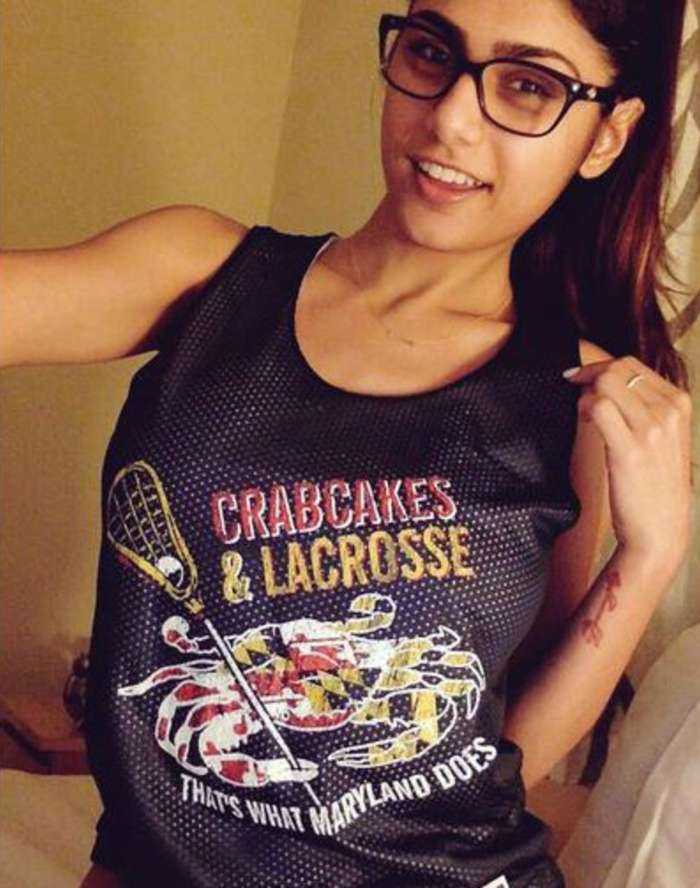 Миа Халифа на фото