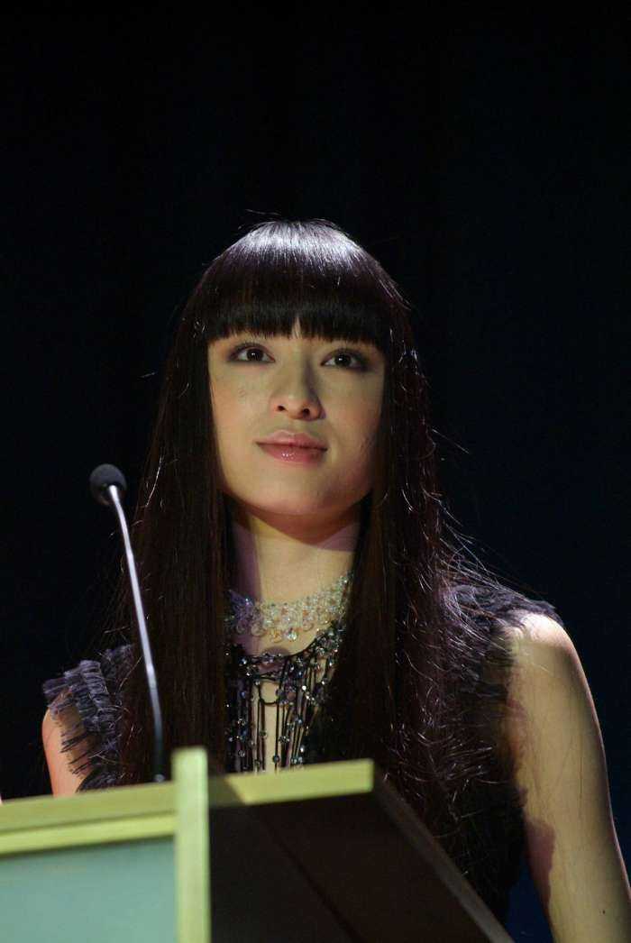 Тиаки Курияма на фото