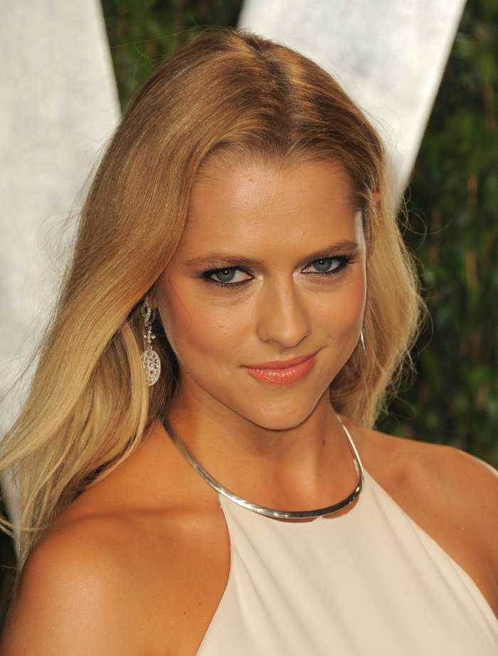 Тереза Палмер на фото