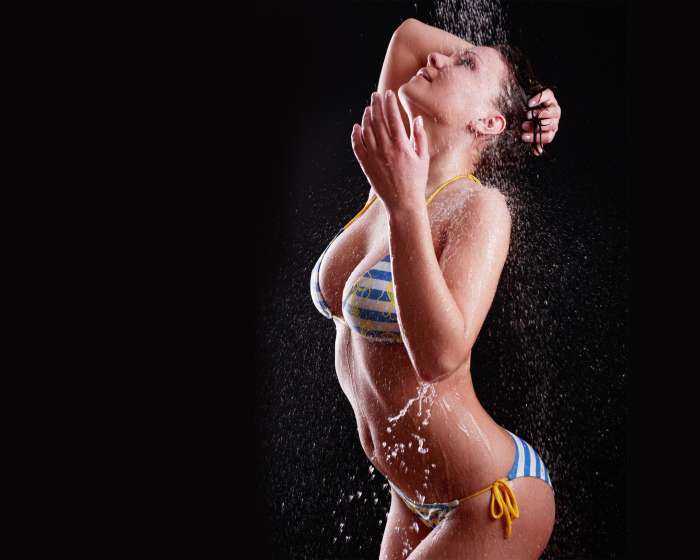 Сексуальные девушки в душе на фото