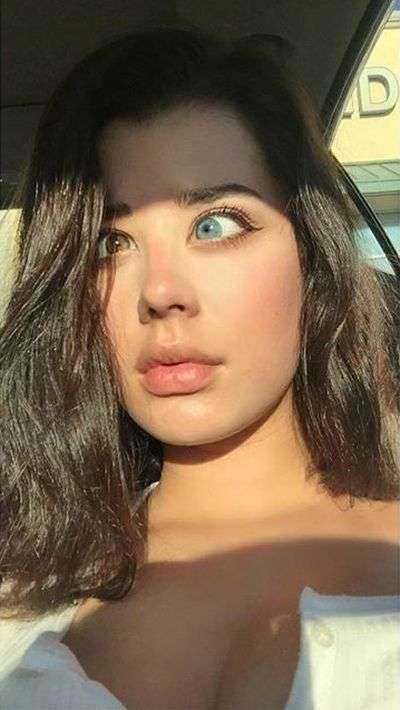 Американка с глазами разного цвета