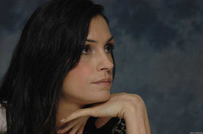 Фамке Янссен на фото