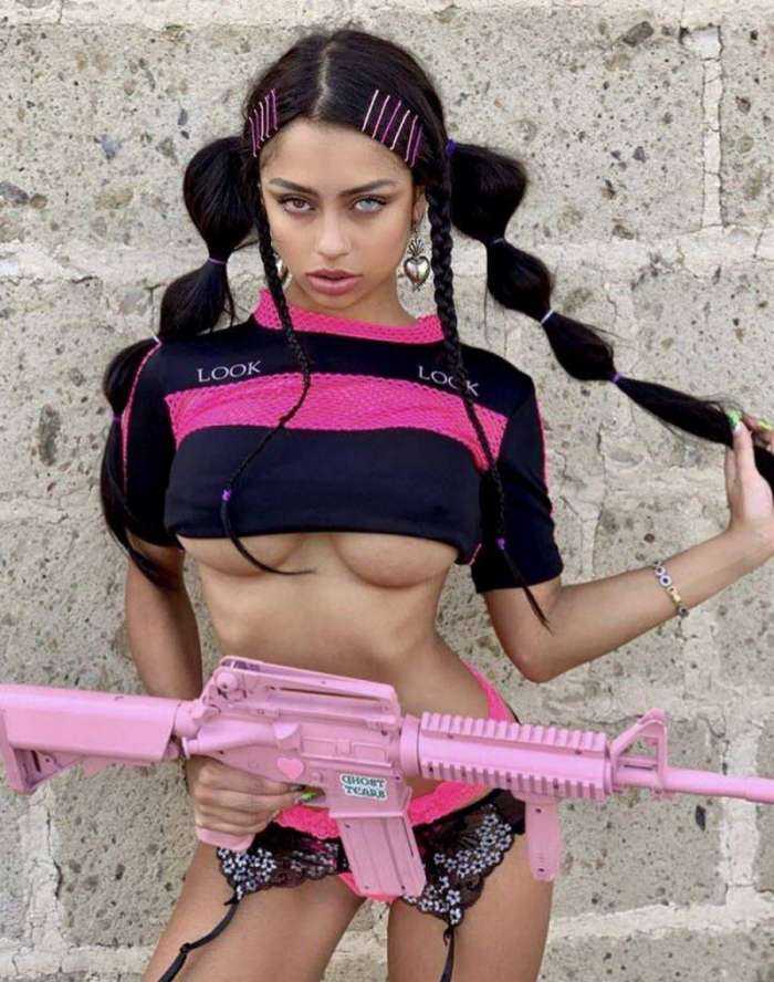 Фото с забавными девушками