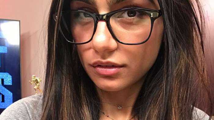 Миа Халифа на фото