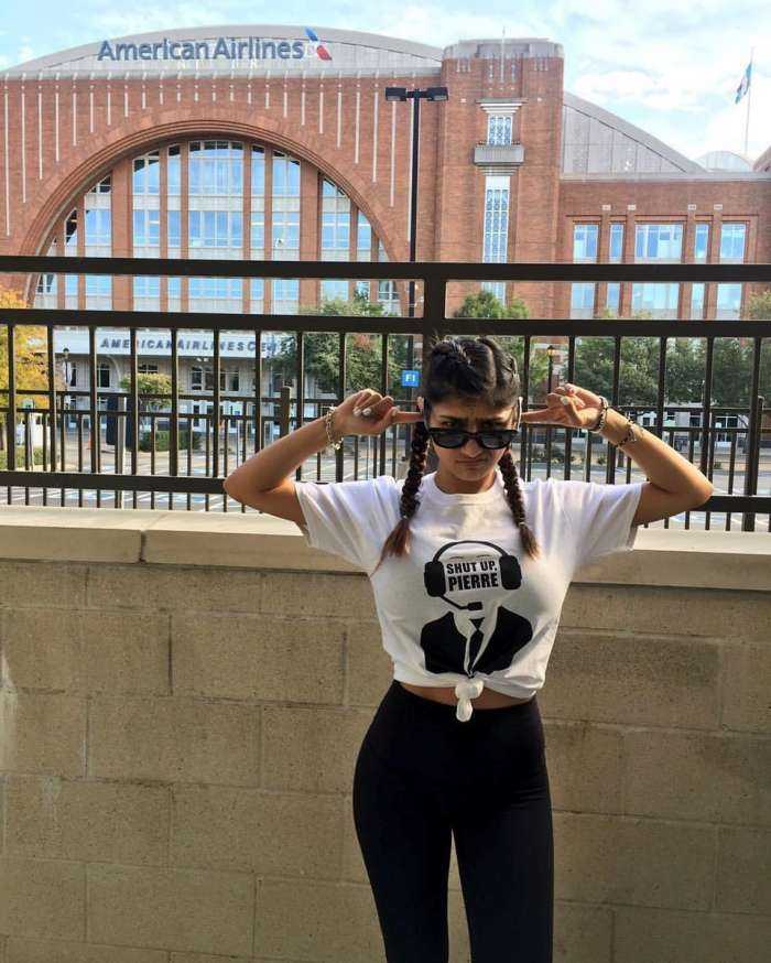 Миа Халифа на фото